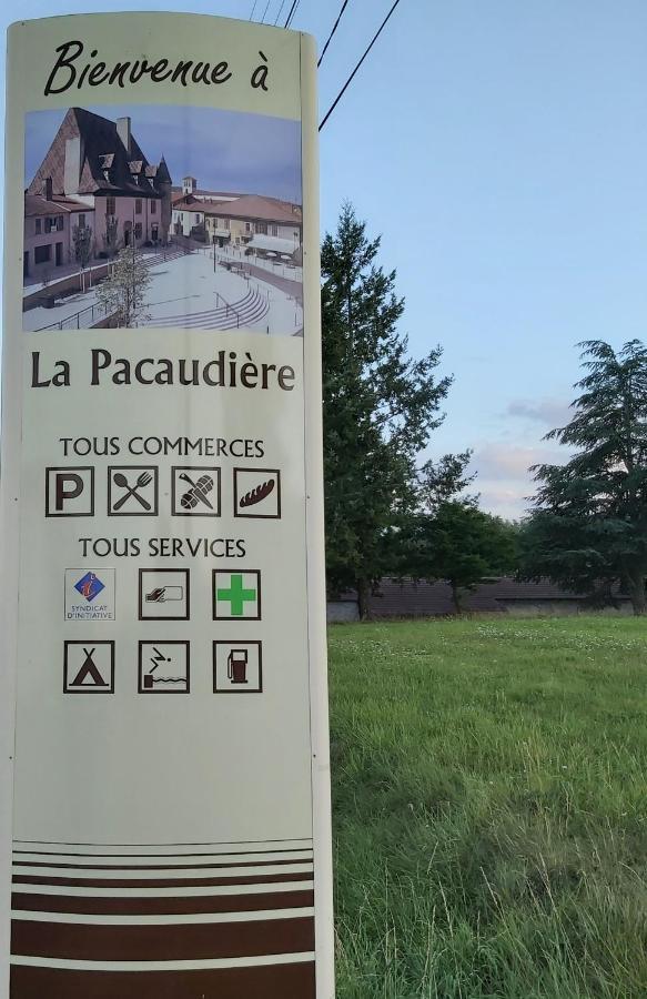 Hotel Au Pays D'Angeline La Pacaudière Exterior foto